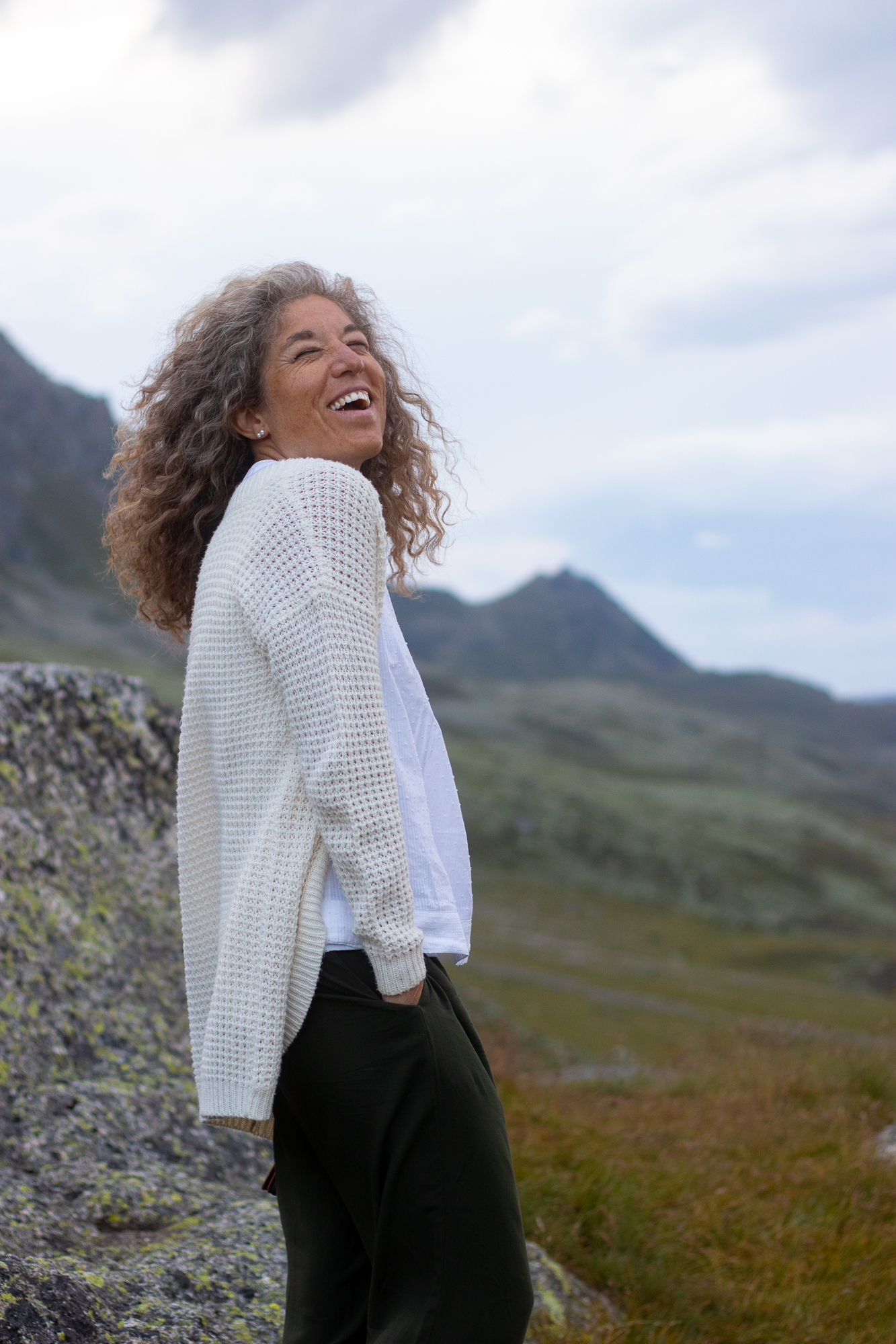 precious-self-mentaltraining-und-fotografie-portraitshooting-flüelapass-davos fotoshooting precious self sabrina bätscher